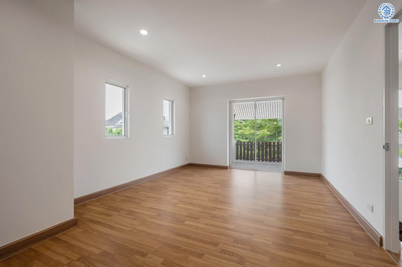 บ้านมือสองตกแต่งใหม่ โครงการ อนันตธารา ทวีวัฒนา เนื้อที่ 60 ตร.ว. พื้นที่ใช้สอย 166 ตร.ม. ฟังก์ชันจัดเต็ม 3 ห้องนอน 3 ห้องน้ำ จอดรถได้ 2 คัน ตอบโจทย์ทุกการเดินทาง บนทำเลศักยภาพ ติดถนนบรมราชชนนี เชื่อมต่อทางคู่ขนานลอยฟ้า ใกล้รถไฟฟ้าสายสีน้ำเงิน "สถานีบางพลัด"